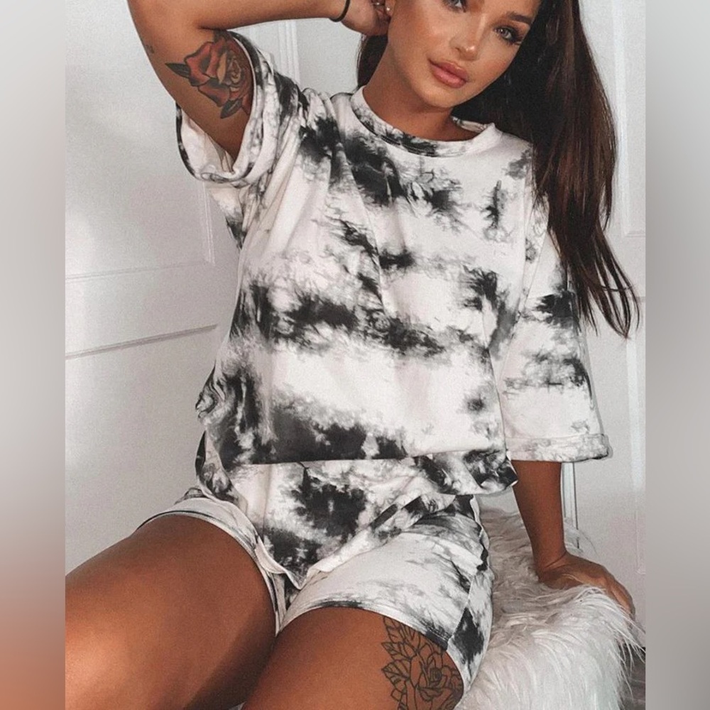 Fashion Nova Kellie Tie Dye Biker Short Set - White/Black